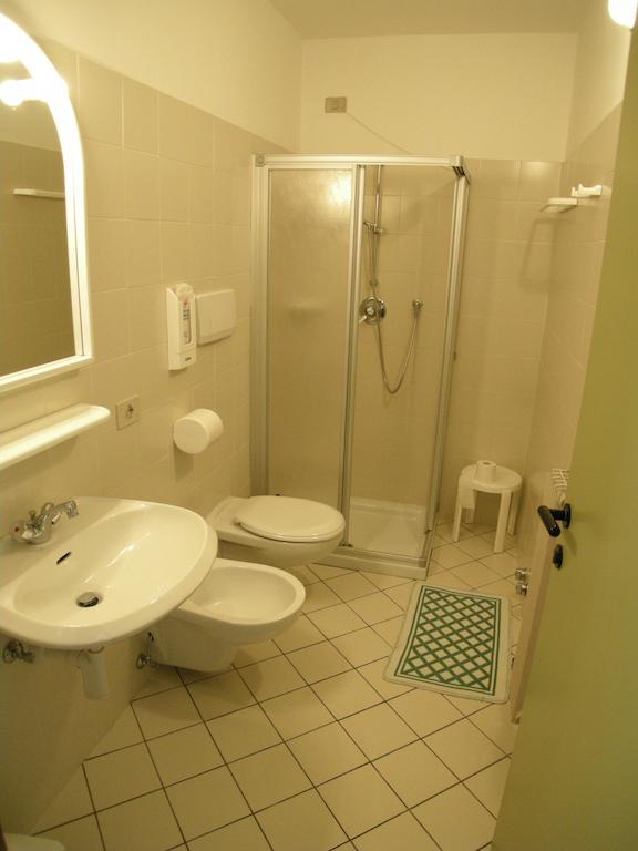 Hotel Europa Cembra Cembra Lisignago Chambre photo