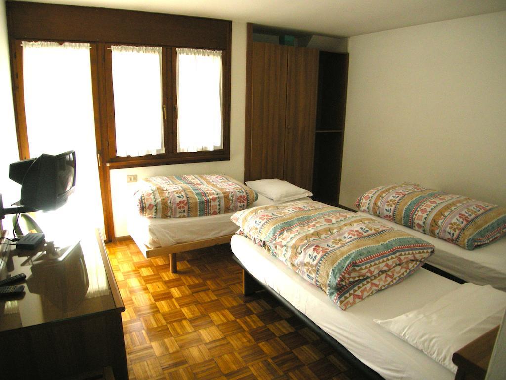 Hotel Europa Cembra Cembra Lisignago Chambre photo