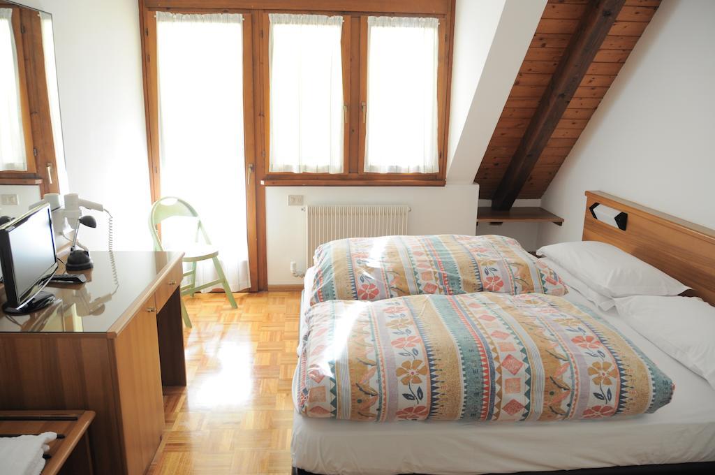 Hotel Europa Cembra Cembra Lisignago Chambre photo